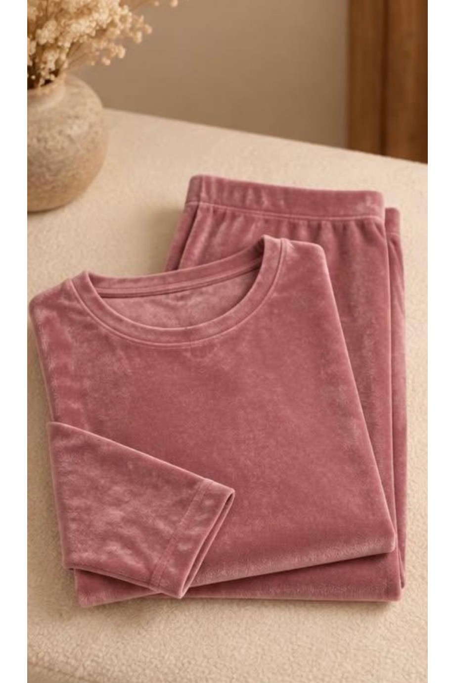 Fransız Kadife Pembe Kadın Pijama Takımı fransız kadife pembe kadın pijama takımı, pembe kadın pijaması, pembe kadife pijama, kadın pijama takımı, rahat pijama, kışlık pijama